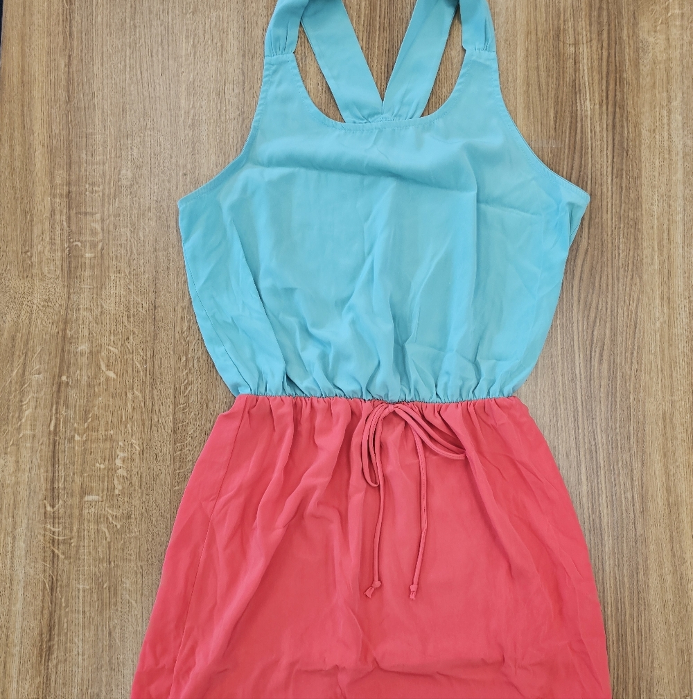 Super cute dress. Like new